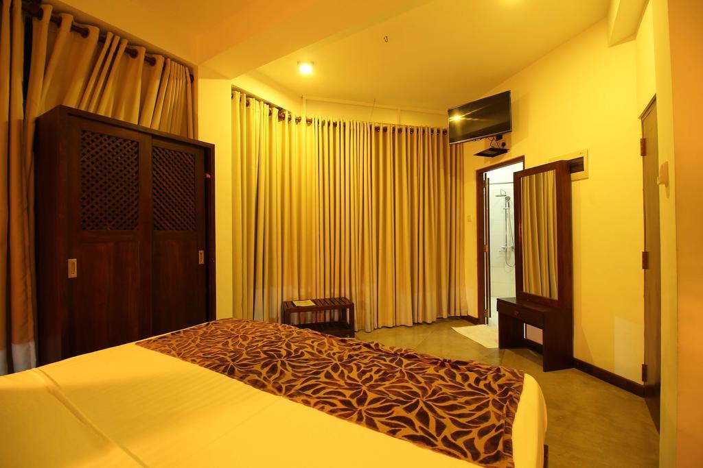Rock Fort Beach Resort Unawatuna Bagian luar foto