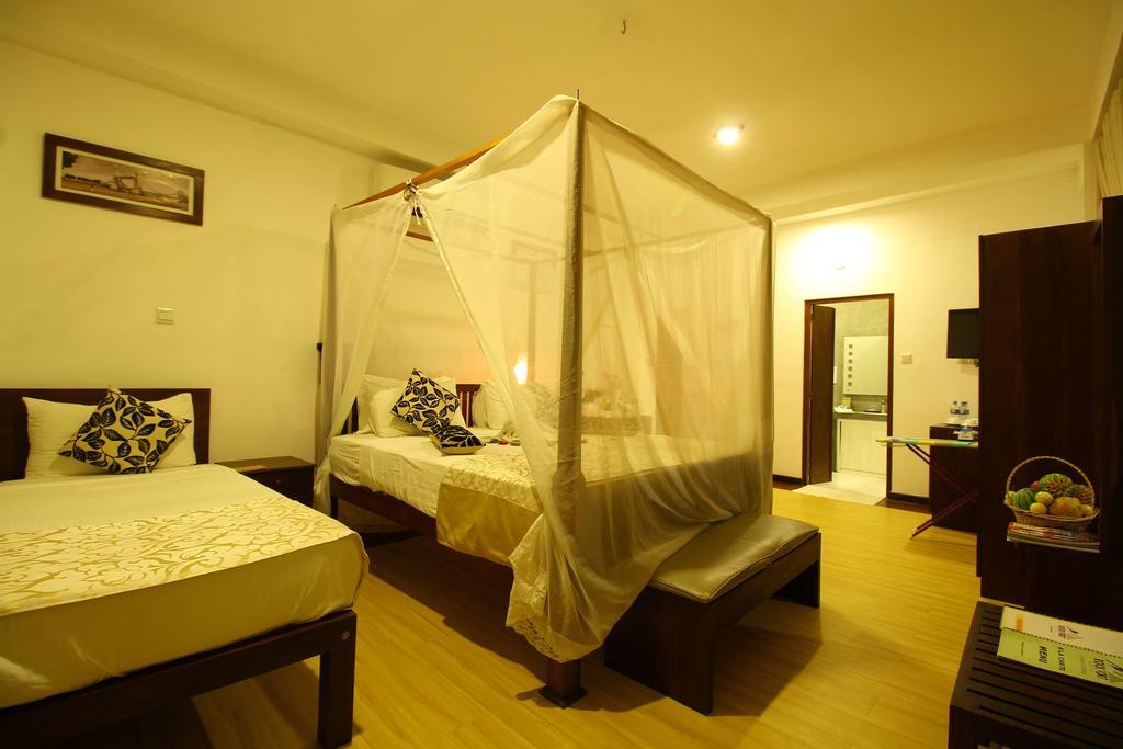 Rock Fort Beach Resort Unawatuna Bagian luar foto
