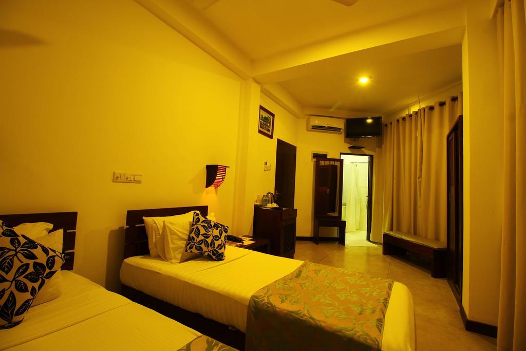 Rock Fort Beach Resort Unawatuna Bagian luar foto
