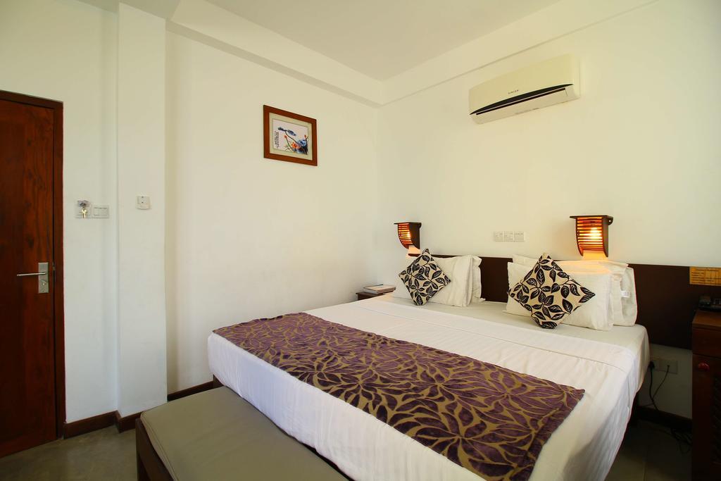 Rock Fort Beach Resort Unawatuna Bagian luar foto