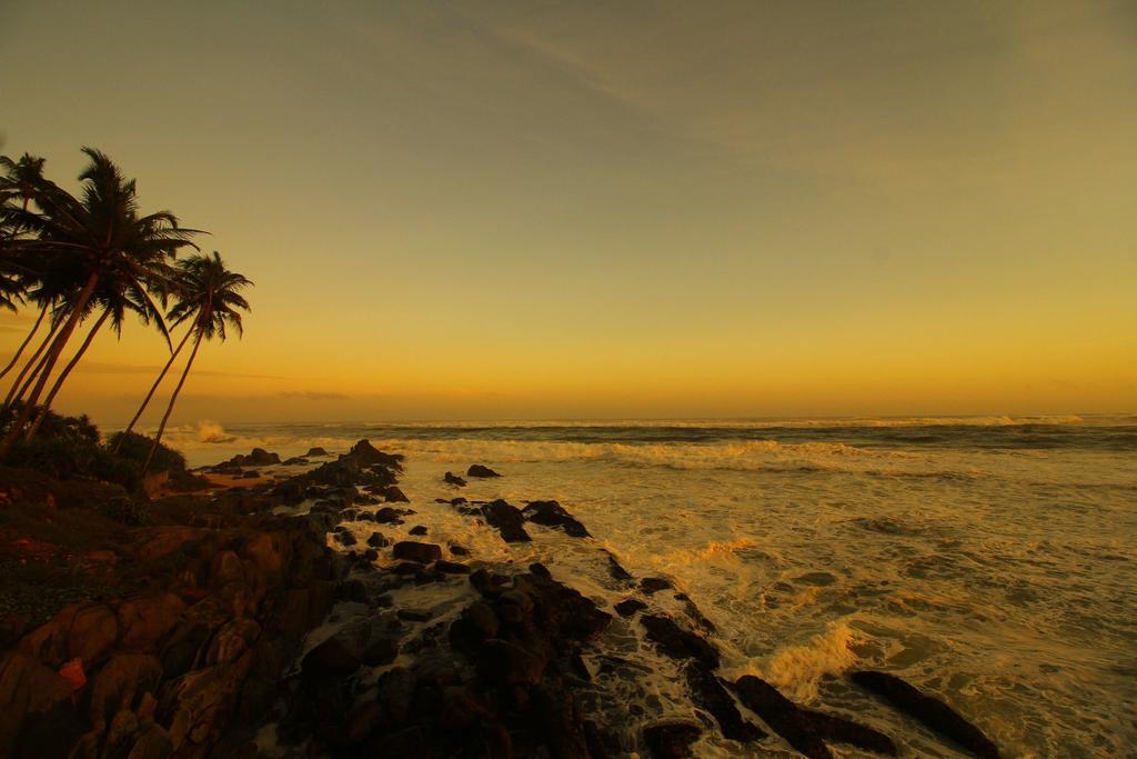 Rock Fort Beach Resort Unawatuna Bagian luar foto
